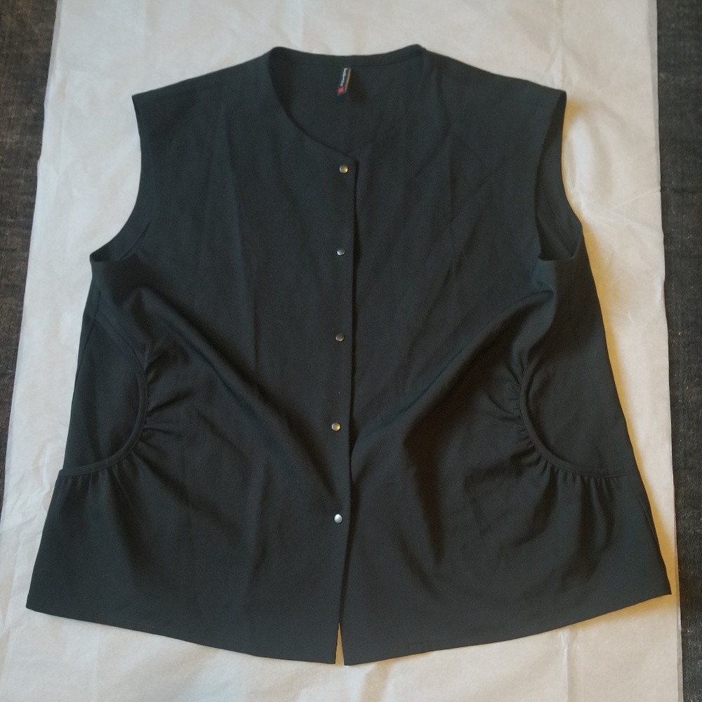 BABETTE Black Sleeveless Top w/ Curved Pockets-XL